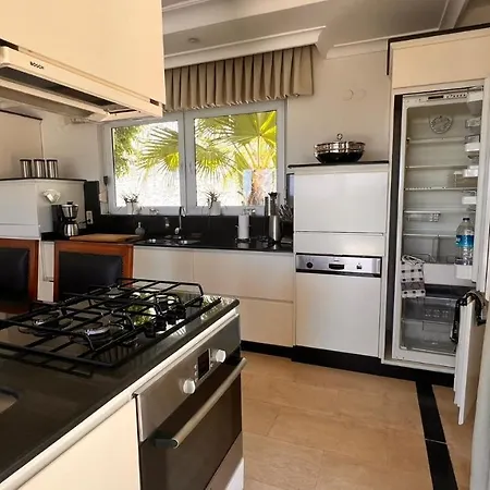 Вілла Goldcity Luxury 3+1 With Pool Free Aquapark